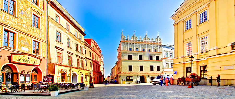 Rynek w Lublinie po wschodzie słońca