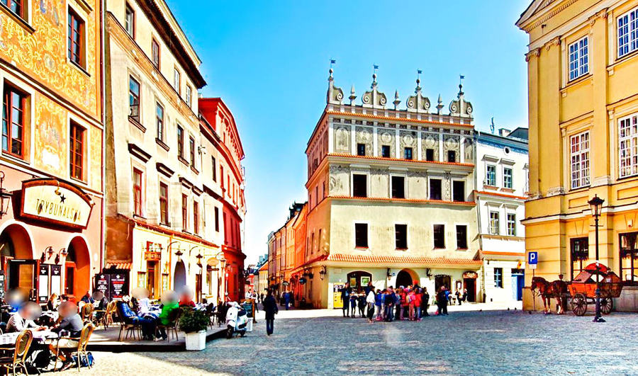 Z Hostelu Królewska na Rynek Starego Miasta w Lublinie