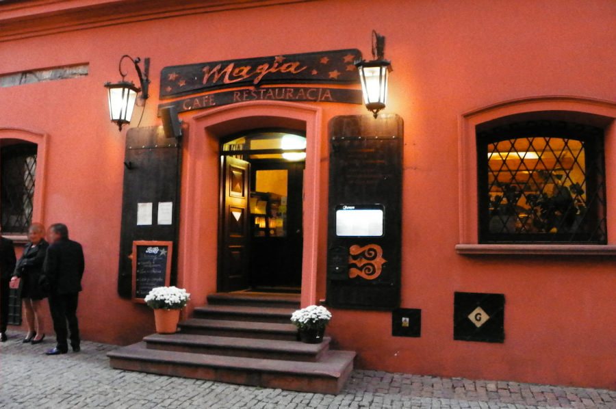 Na dobre piwo, dobry obiad lub pizzę, warto pójść do Restauracji Magia w Lublinie