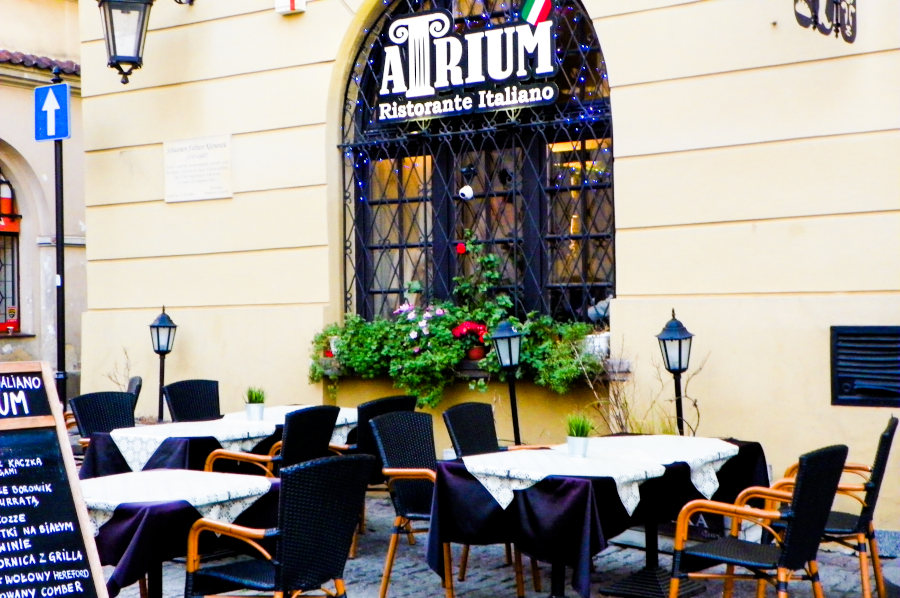 Na dobre piwo, dobry obiad lub pizzę warto pójść do włoskiej restauracji Atrium w Lublinie