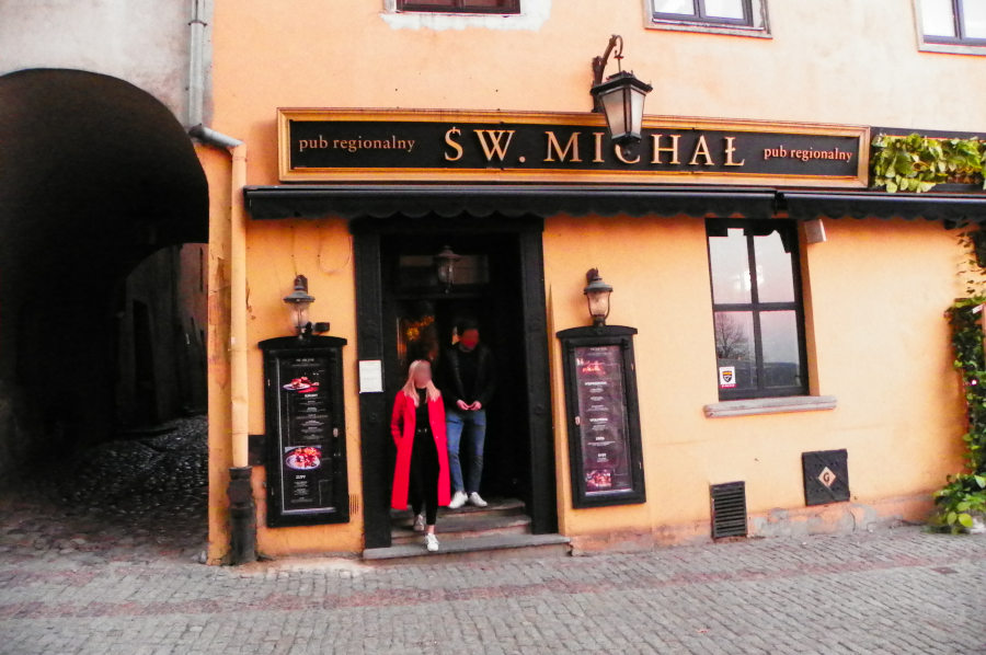 Na dobre piwo rzemieślnicze, dobry obiad lub burgera, można iść do Pubu Regionalnego Św. Michał w Lublinie