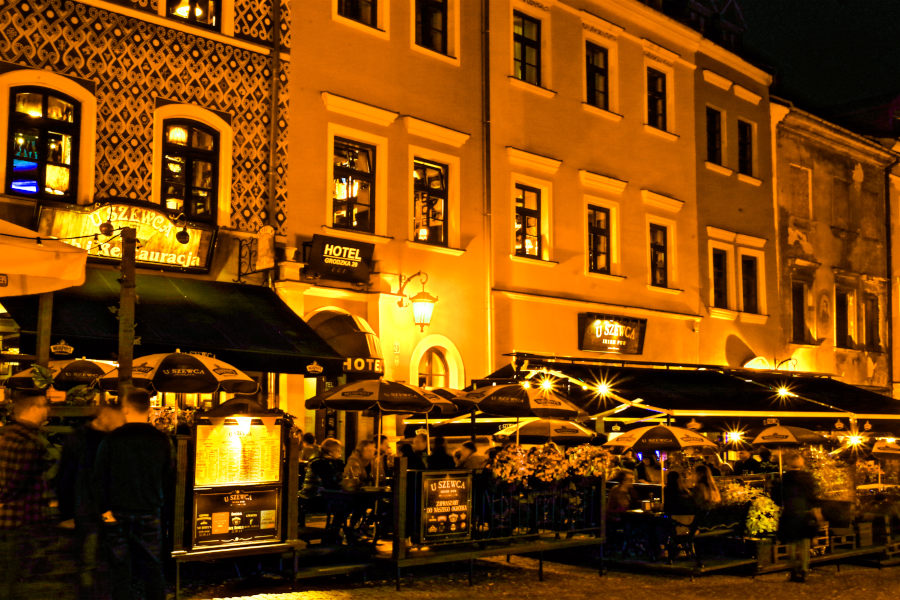 Hotel Grodzka 20 w Lublinie nocą - zdjęcie do galerii