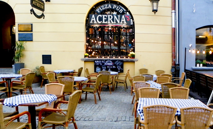 Można zjeść dobrą pizzę w Acerna's Pizza Pub w Lublinie