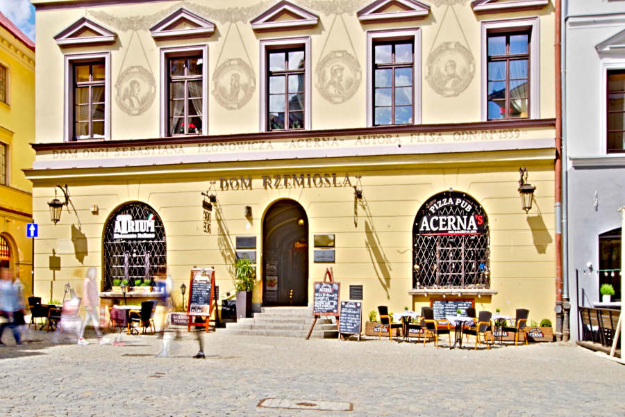 Pizza Pub Acerna's, w kamienicy Rynek 2, na Starym Mieście w Lublinie, na zdjęciu galerii menu