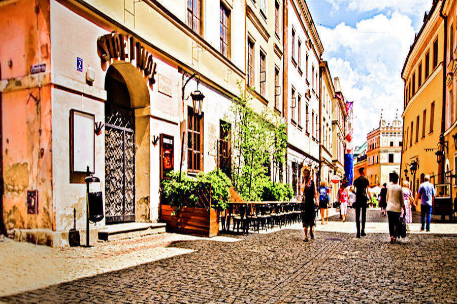 Widok na Rynek Starego Miasta w Lublinie od restauracji Stół i Wół - zdjęcie do galerii