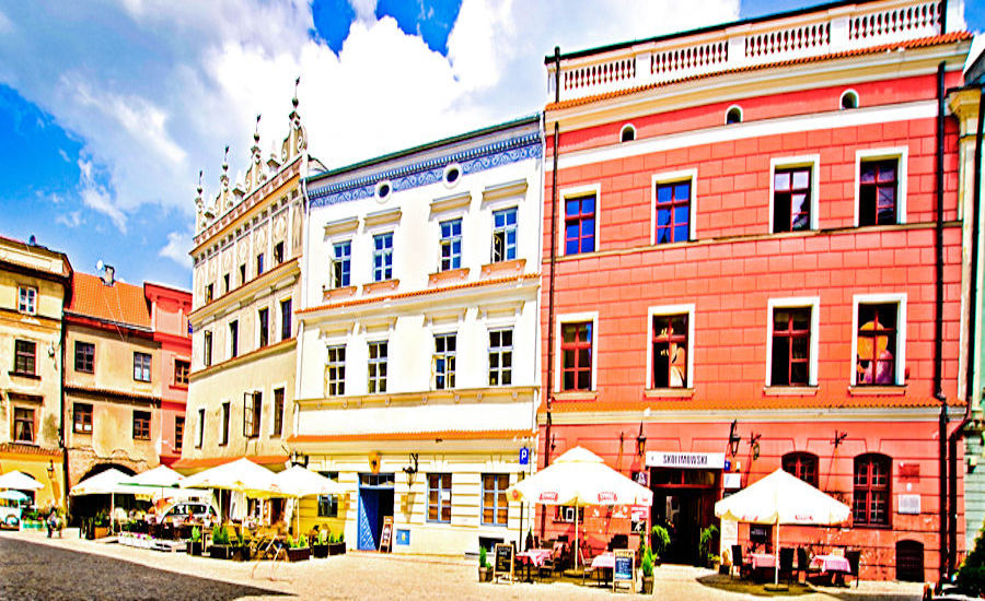 Pierzeja północna Rynku w Lublinie, z kawiarnią Akwarela Cafe - zdjęcie do galerii
