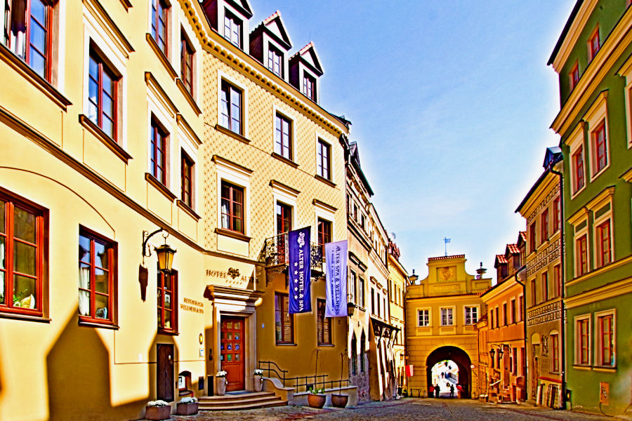 Hotel Alter w Lublinie, z Bramą Grodzką, w galerii zdjęć