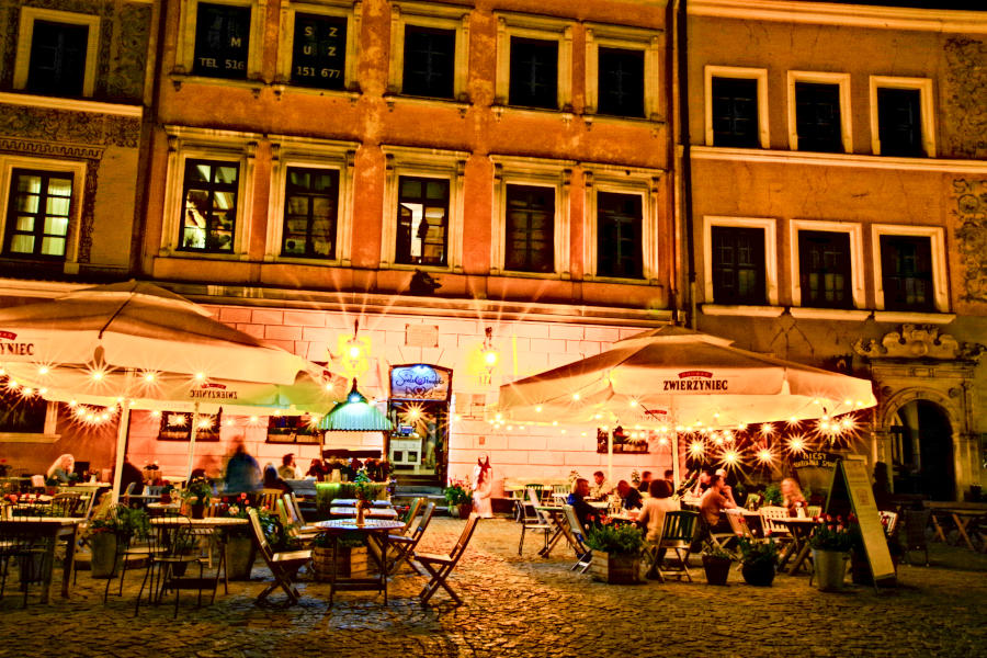 Restauracja Sielsko Anielsko w Lublinie, wczesną nocą - zdjęcie do galerii