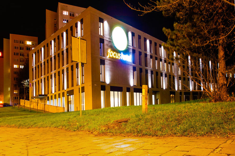 Focus Hotel Premium Lublin wieczorem - zdjęcie do galerii