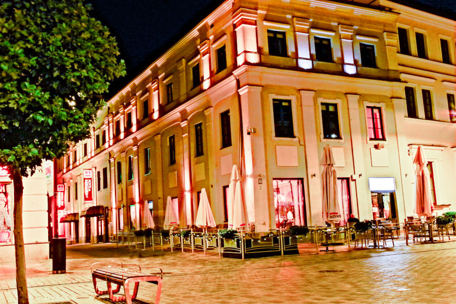 Hotel Vanilla w Lublinie późną nocą - zdjęcie do galerii