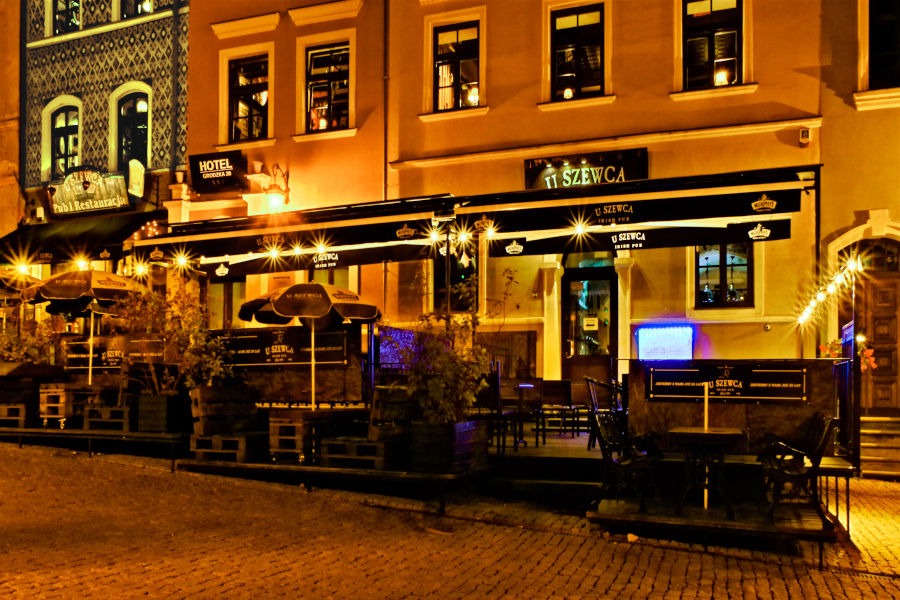 Irish Pub U Szewca w nocnej krasie - zdjęcie do galerii