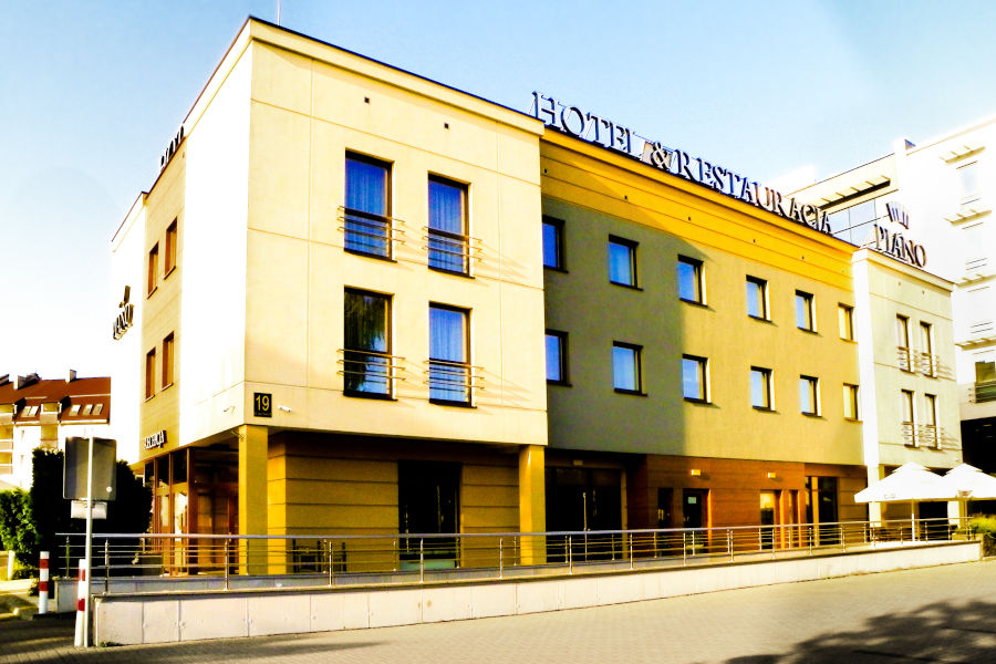 Fasada Restauracji i Hotelu Piano w Lublinie - zdjęcie do menu