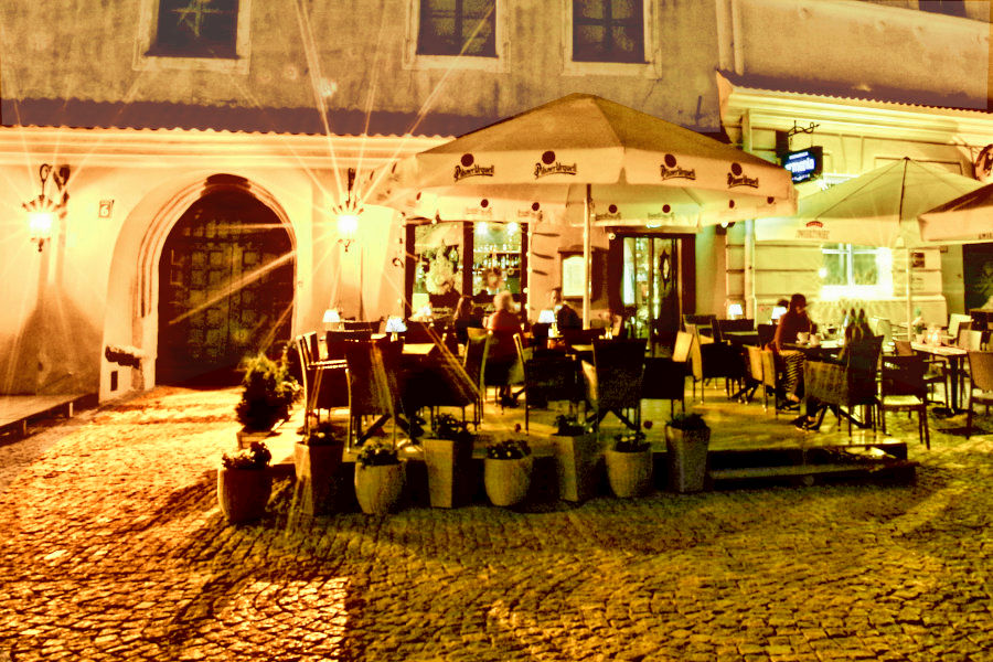 Wieczorna biesiada w Akwarela Cafe w Lublinie - zdjęcie do menu